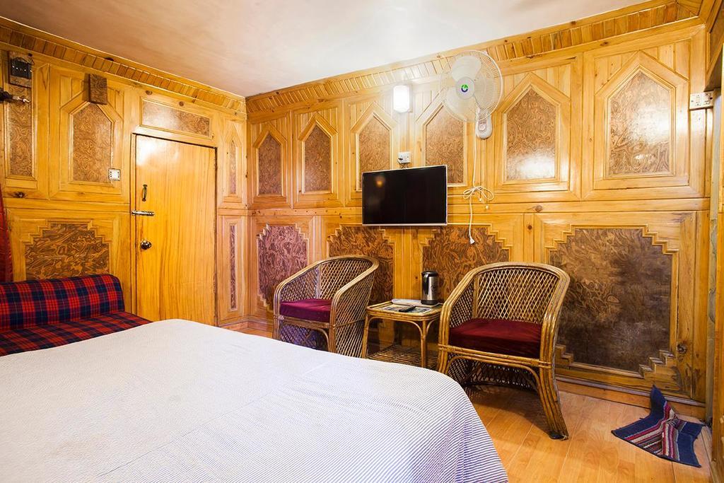 Hotel New Bharat Bhīm Tāl Zewnętrze zdjęcie